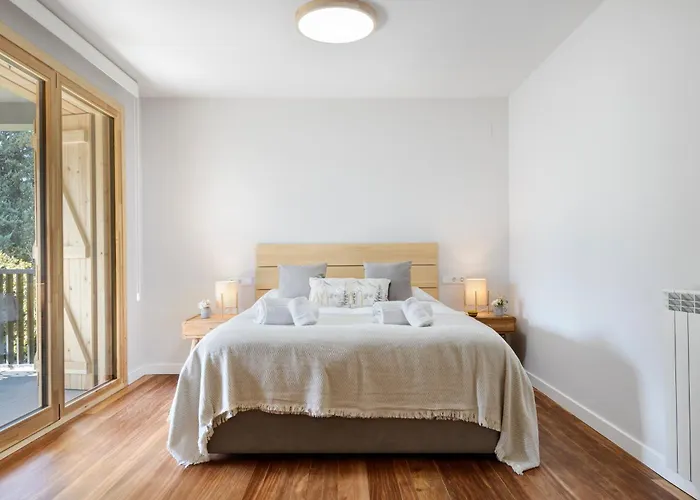 Cinco Vistas Villa *